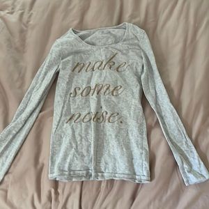 Long sleeve tee shirt